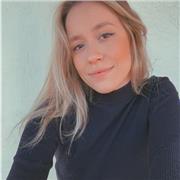 Artista contemporánea ofrece clases particulares de arte tradicional y digital. Veremos diferentes técnicas como la acuarela, el acrílico o el gouache. Además, si el alumno lo prefiere también podemos adentrarnos en el mundo del diseño digital. Siempre ad